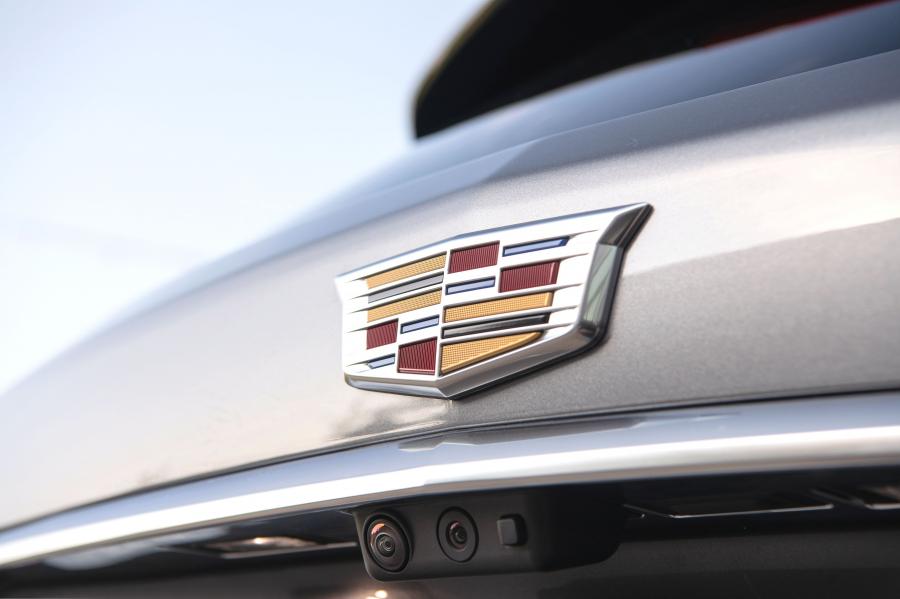 Логотип Cadillac XT5 Sport 2019 года  (NA) (фото 4 из 42)